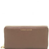 Exclusive 3 compartments Saffiano leather wallet for woman with zip closure